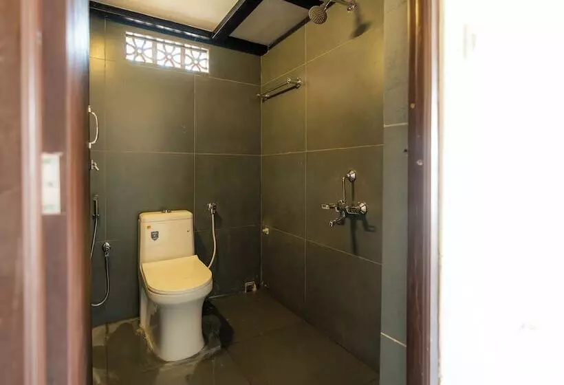 Retkeilymaja Moustache Coimbatore