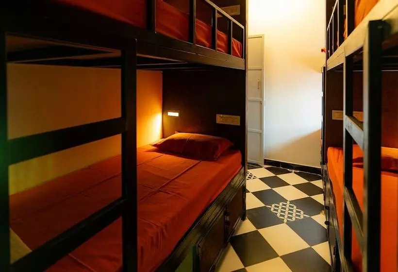 Retkeilymaja Moustache Coimbatore