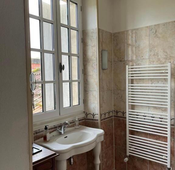 민박 Château De Lahitte