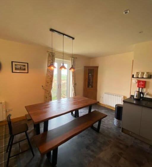 민박 Tewit Castle Adventures