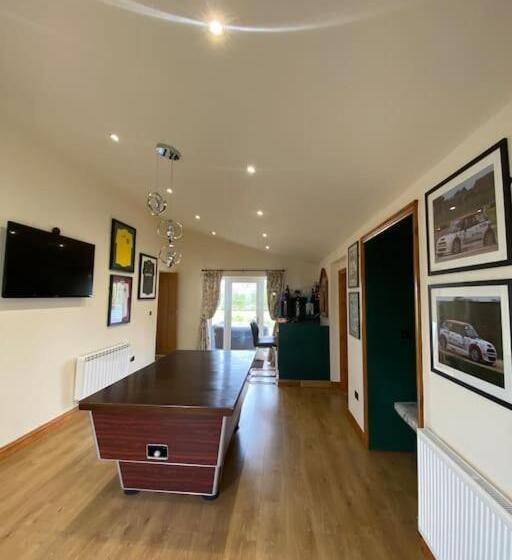 민박 Tewit Castle Adventures