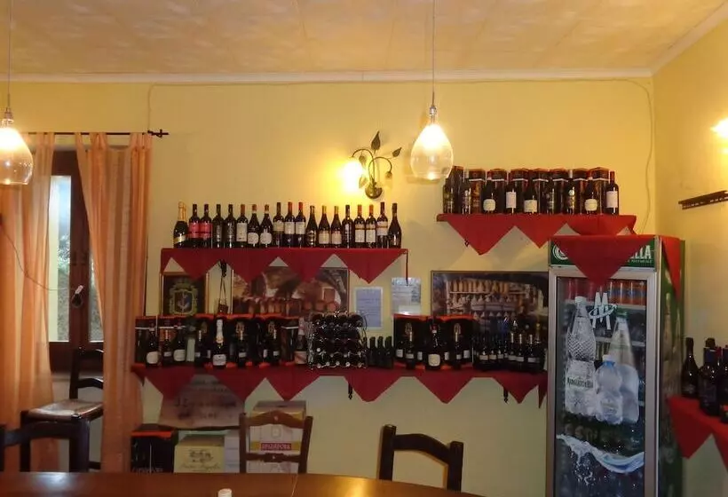 ベッドアンドブレックファースト A Taverna Intru U Vicu