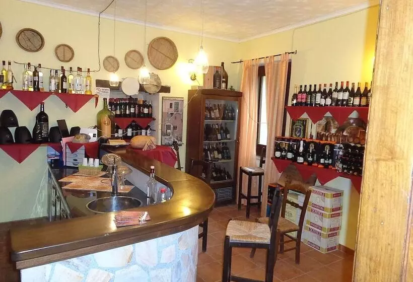 ベッドアンドブレックファースト A Taverna Intru U Vicu