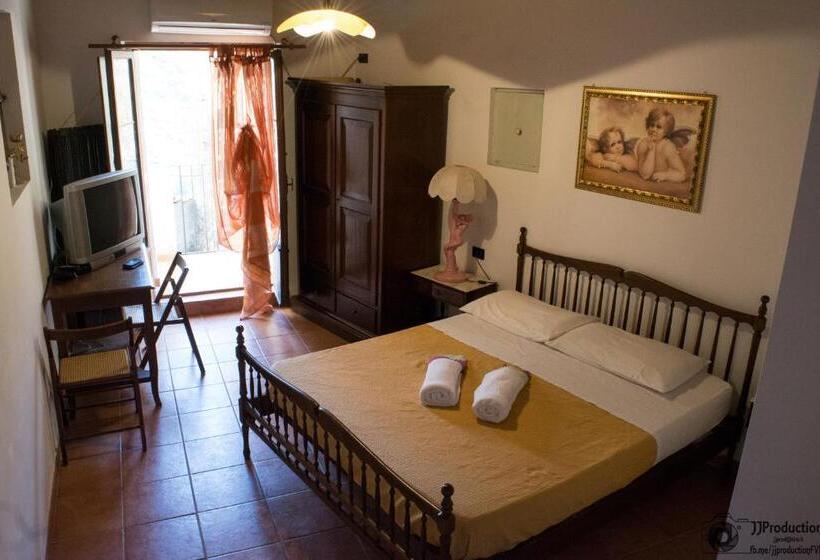 צימר A Taverna Intru U Vicu