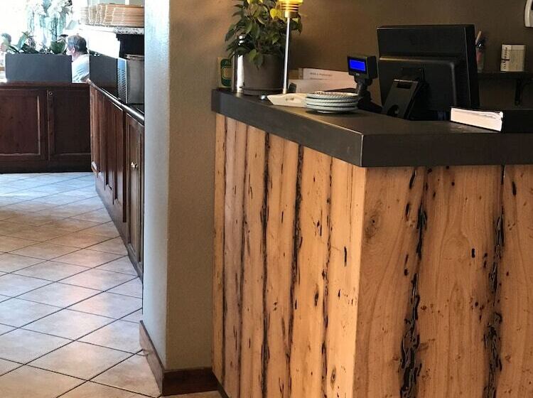 בית מלון כפרי Albergo Della Torre