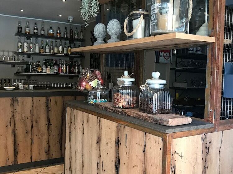 בית מלון כפרי Albergo Della Torre