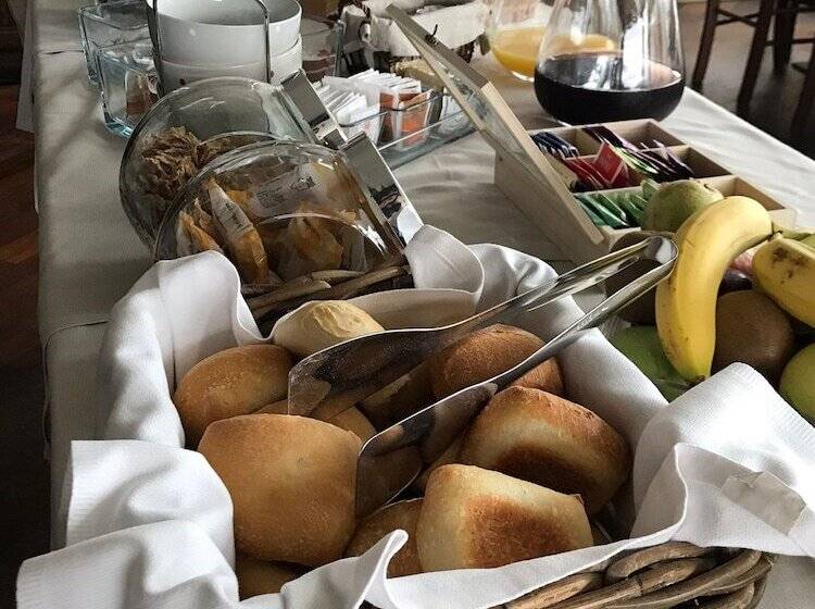 בית מלון כפרי Albergo Della Torre