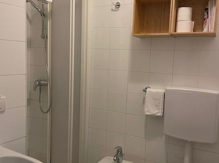 בית מלון כפרי Albergo Della Torre