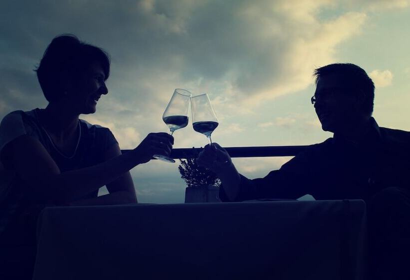 هتل Der Weinmesser