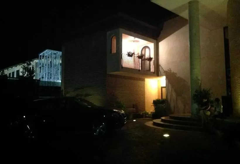 هتل D.g. Garden