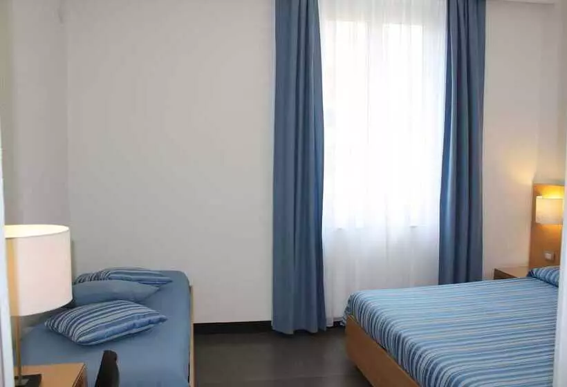 هتل Genova