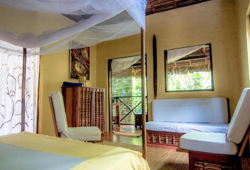 هتل Les Bungalows D Ambonara