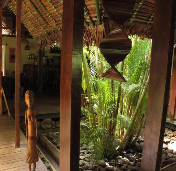 هتل Les Bungalows D Ambonara