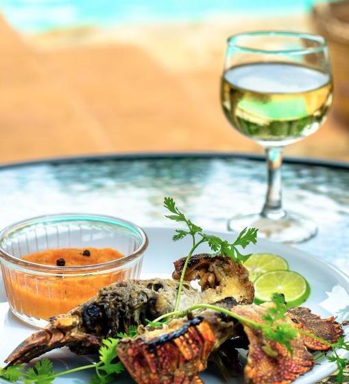 هتل Les Bungalows D Ambonara