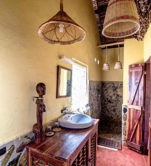هتل Les Bungalows D Ambonara