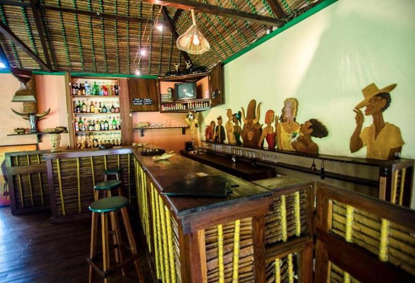 هتل Les Bungalows D Ambonara