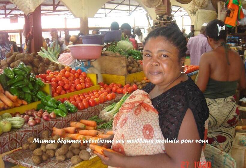 هتل Les Bungalows D Ambonara