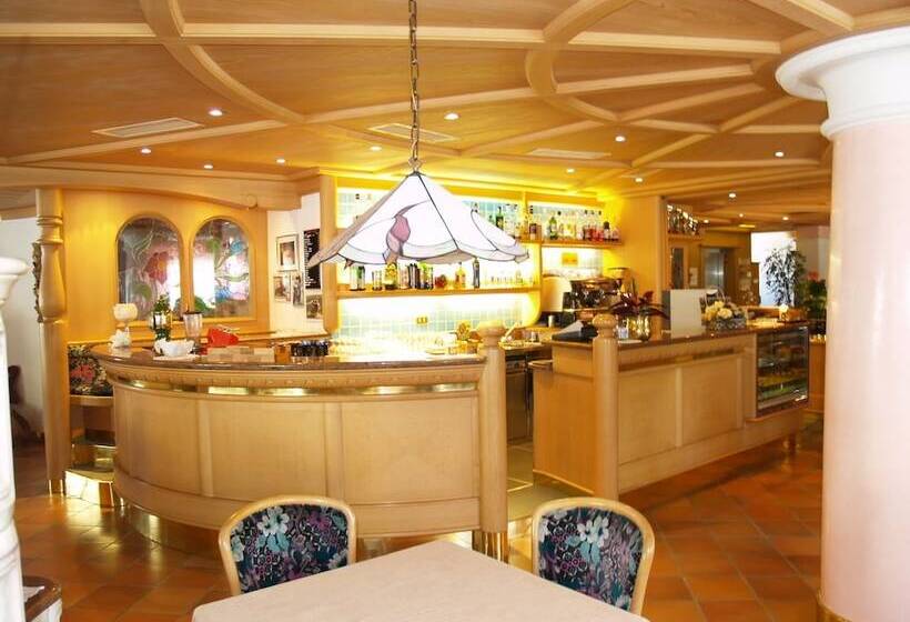 בית מלון כפרי Renè Dolomites Boutique