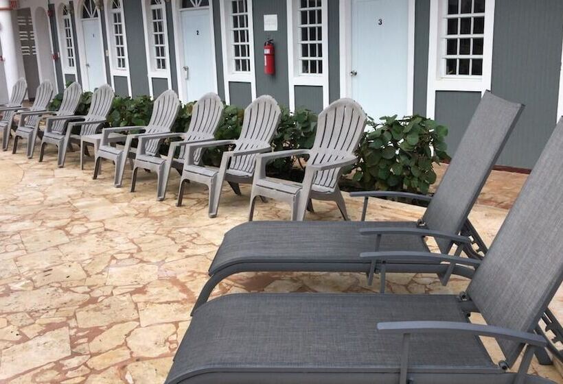 Hotel The Village Inn