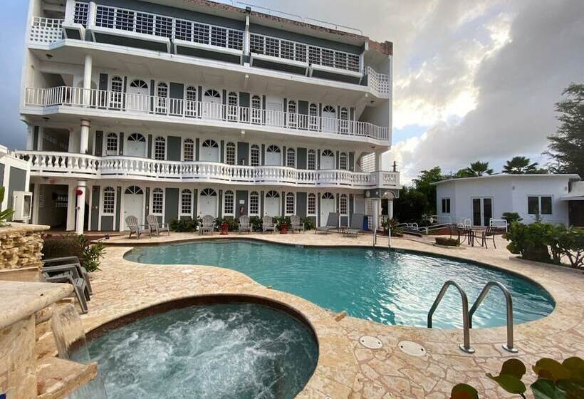 Hotel The Village Inn