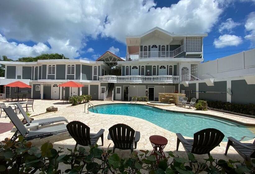 Hotel The Village Inn