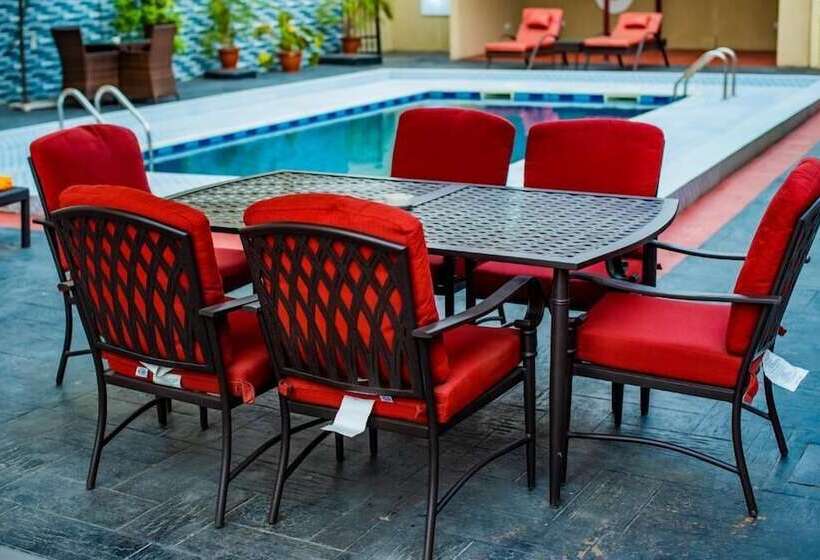 Crownsville Hotel Airport Road