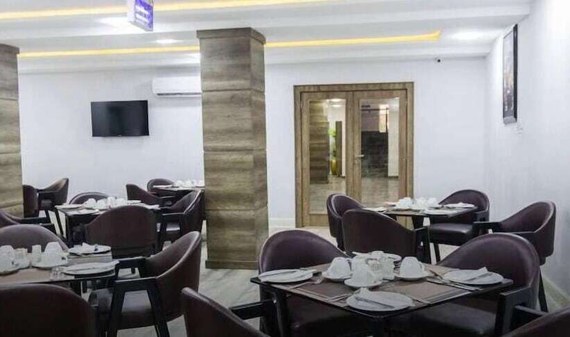 Crownsville Hotel Airport Road