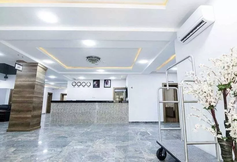 Crownsville Hotel   Airport Road