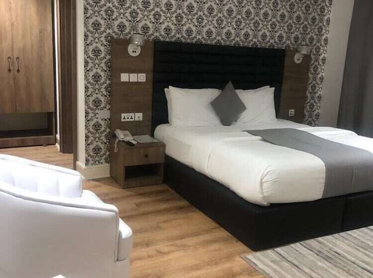 Crownsville Hotel Airport Road