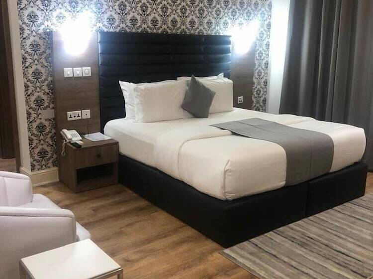 Crownsville Hotel Airport Road