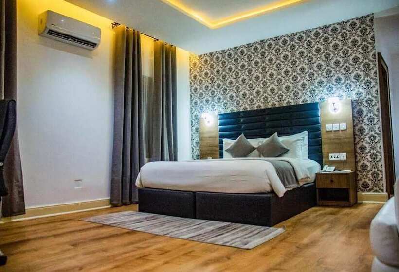 Crownsville Hotel Airport Road