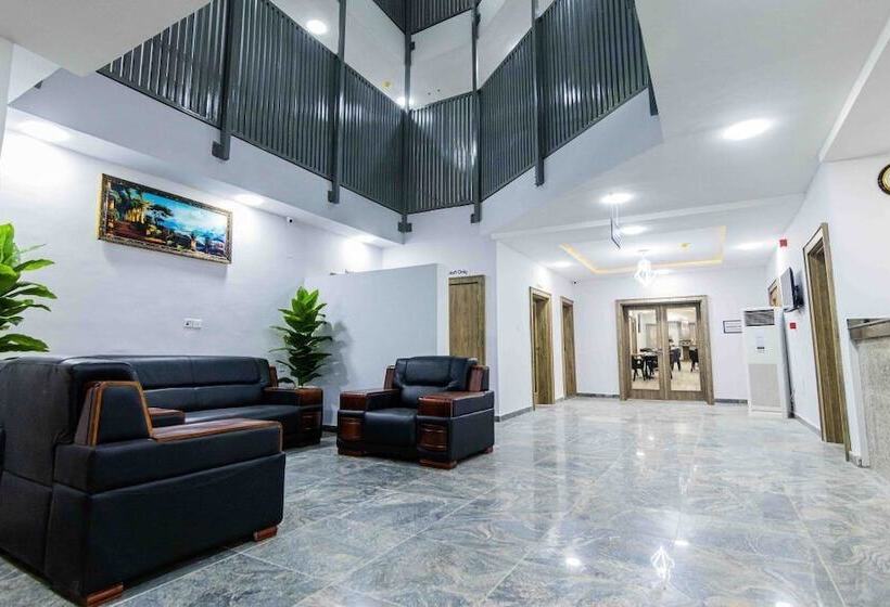 Crownsville Hotel Airport Road