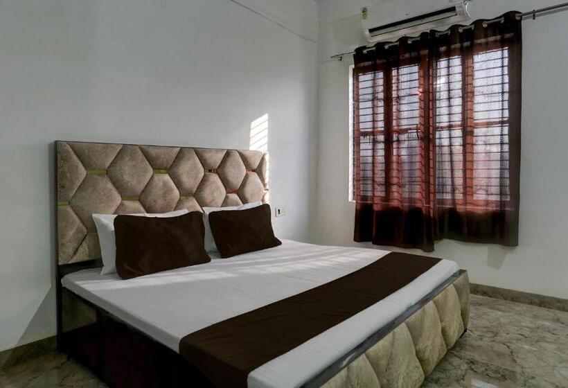 Flagship Triveni Hotel And Restaurant