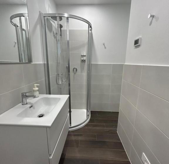 ペンション Lake Home Apartments