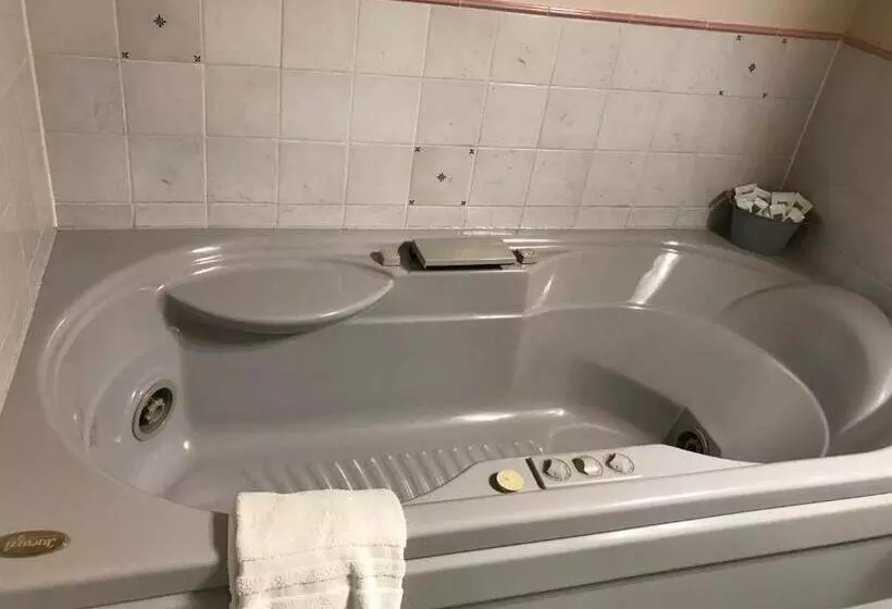 Retkeilymaja Log Cabin Inn