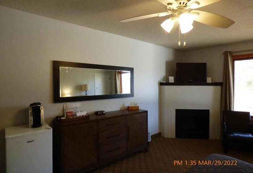 旅馆 Log Cabin Inn