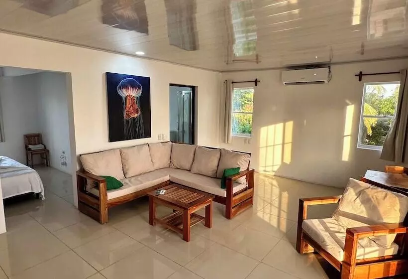 Hotelli Emerald Luxe Suites