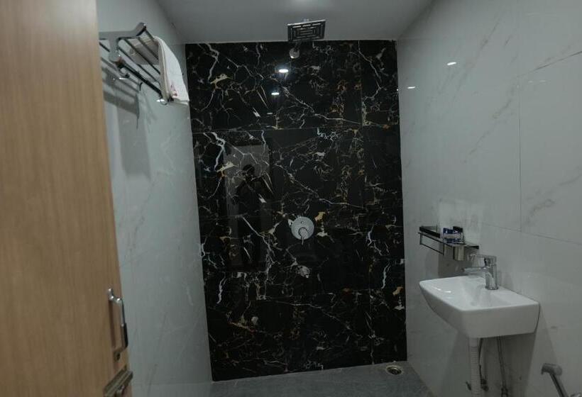 Отель Indralok Inn