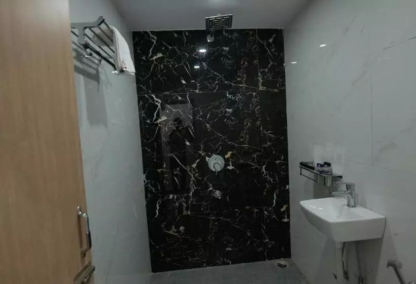 ホテル Indralok Inn