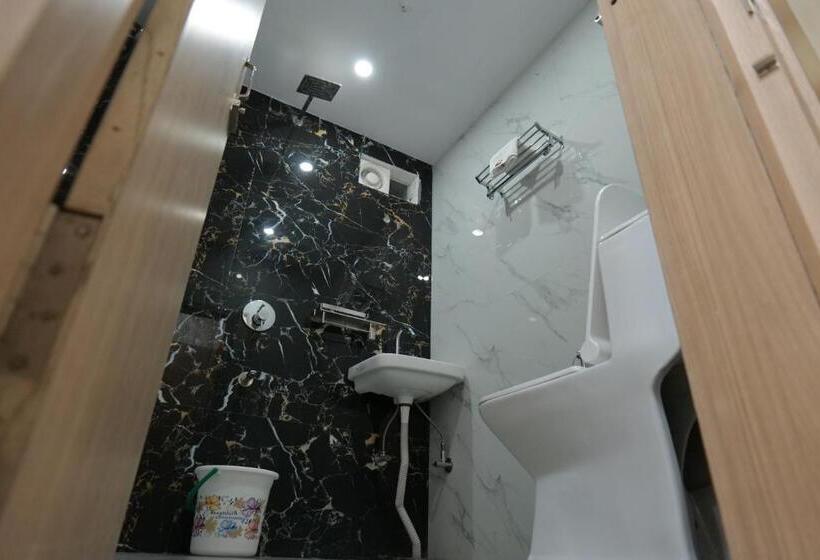 Отель Indralok Inn