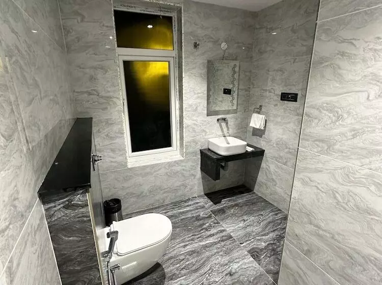 Monday Hotels Amalapuram Heights