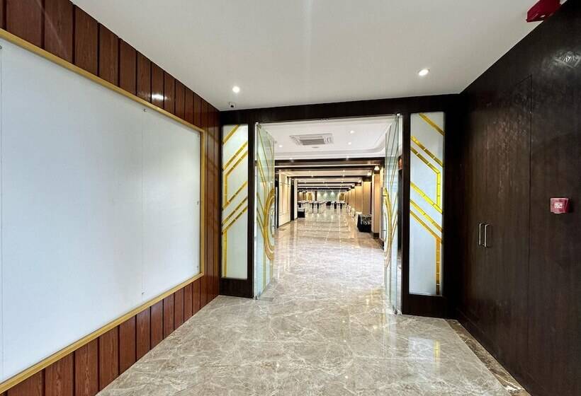 Monday Hotels Amalapuram Heights