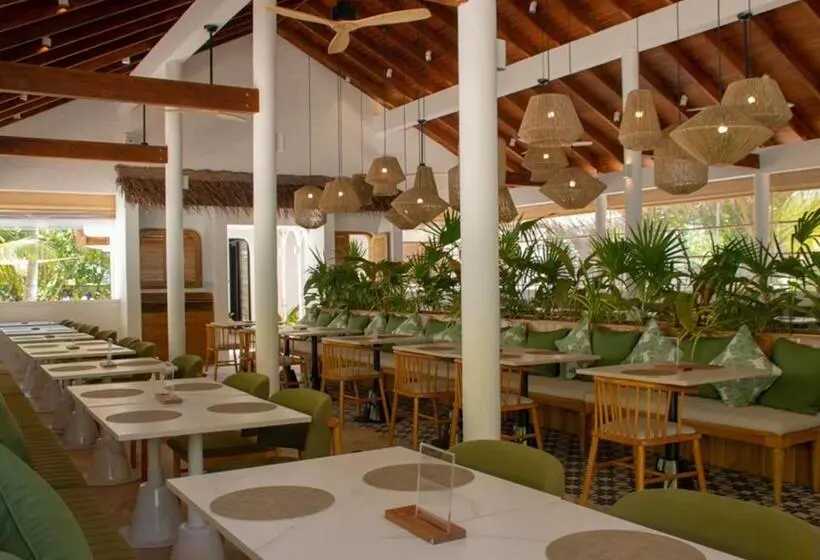 هتل Stone Beach Club