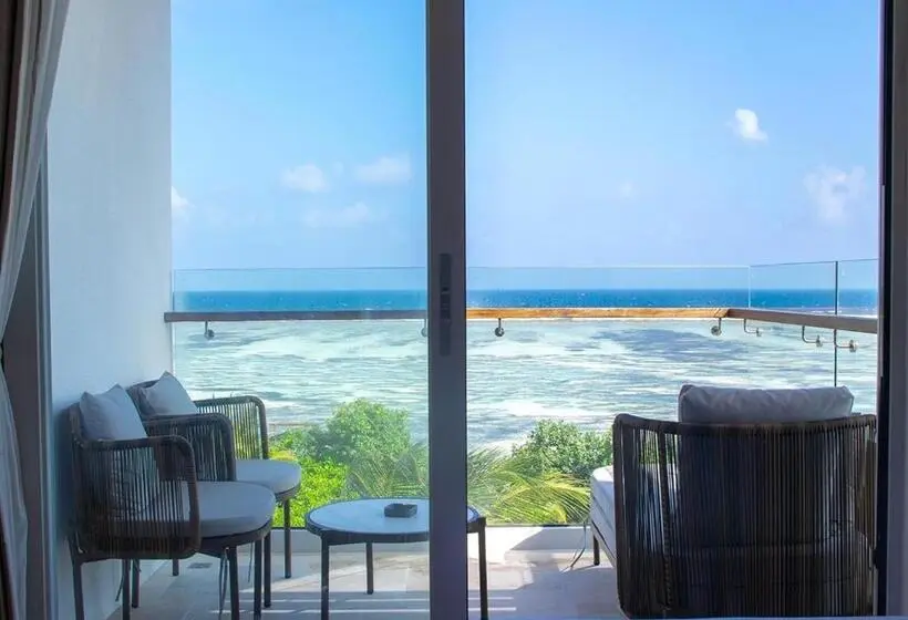 هتل Stone Beach Club