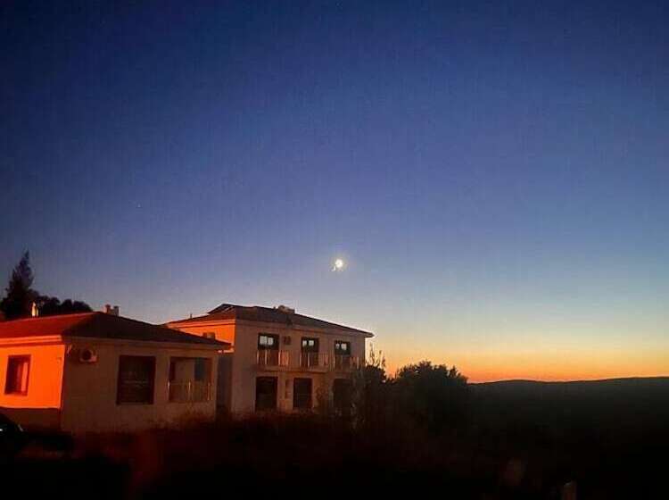 فندق Troya Park House