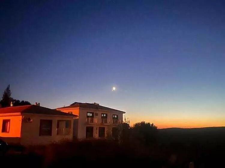 ホテル Troya Park House