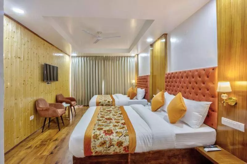 ベッドアンドブレックファースト Astra Luxury Rooms And Cafe