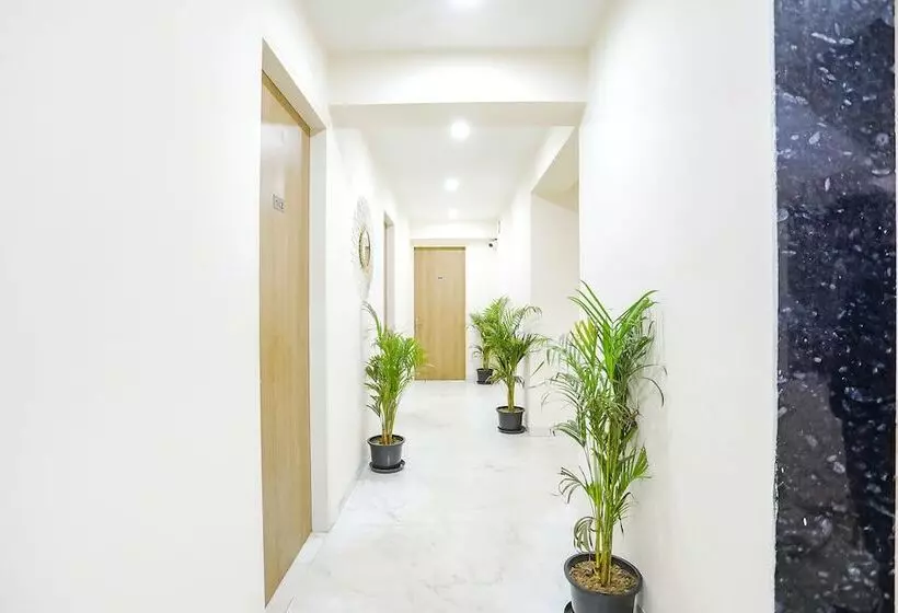 Fabhotel La Cozy Residency