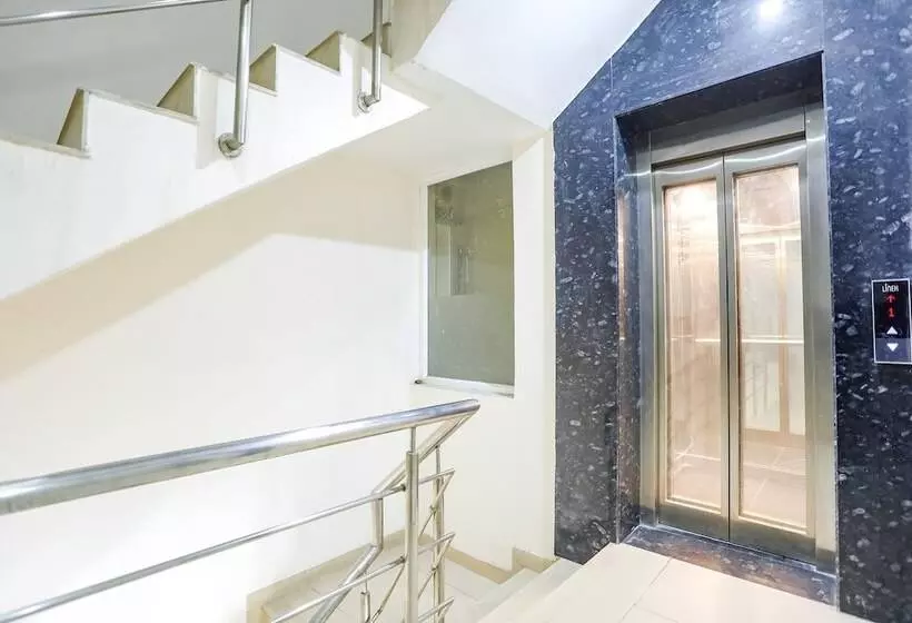 Fabhotel La Cozy Residency