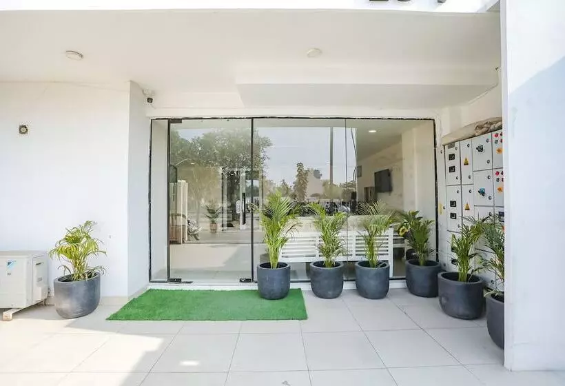 Fabhotel La Cozy Residency